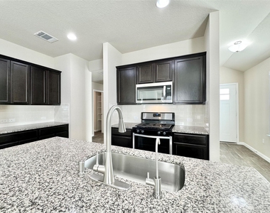 224 Yoakum St - Photo Thumbnail 13