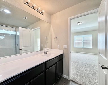 224 Yoakum St - Photo Thumbnail 23