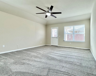 224 Yoakum St - Photo Thumbnail 17