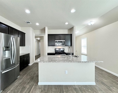 224 Yoakum St - Photo Thumbnail 10