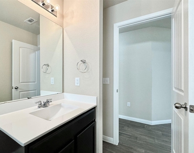 224 Yoakum St - Photo Thumbnail 29