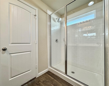 224 Yoakum St - Photo Thumbnail 24