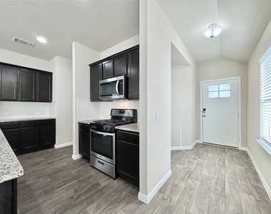 224 Yoakum St - Photo Thumbnail 8