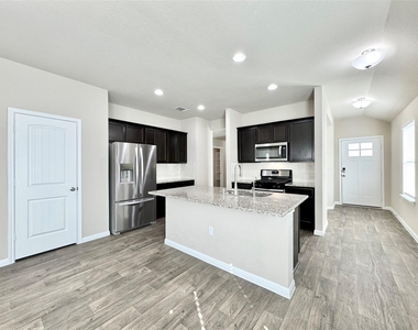 224 Yoakum St - Photo Thumbnail 7