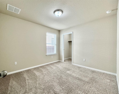 224 Yoakum St - Photo Thumbnail 30