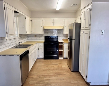 820 S Blanco St - Photo Thumbnail 8
