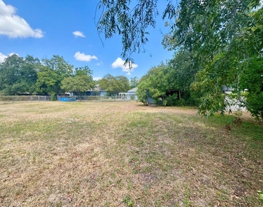 820 S Blanco St - Photo Thumbnail 24