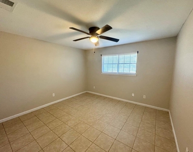 820 S Blanco St - Photo Thumbnail 16