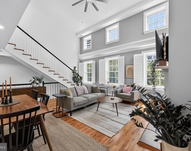 933 M Street Nw - Photo Thumbnail 3