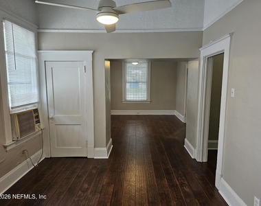 836 W 21st Street - Photo Thumbnail 11