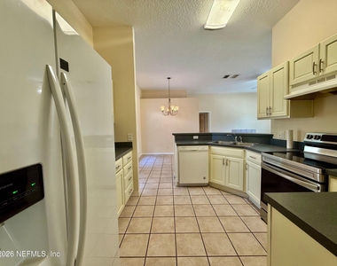 2418 Hydrangea Street - Photo Thumbnail 9