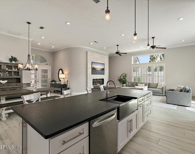 109 Laurel Lane - Photo Thumbnail 10