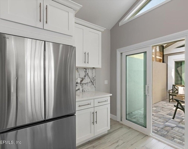 109 Laurel Lane - Photo Thumbnail 15
