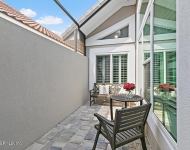 109 Laurel Lane - Photo Thumbnail 16