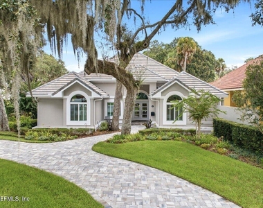 109 Laurel Lane - Photo Thumbnail 3