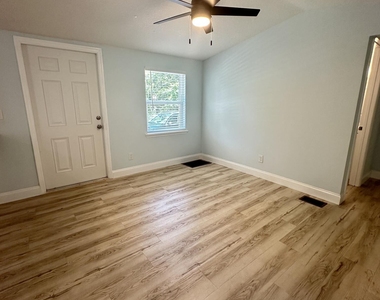 1635 Natalie Road - Photo Thumbnail 8