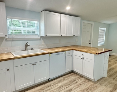 1635 Natalie Road - Photo Thumbnail 2