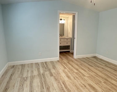 1635 Natalie Road - Photo Thumbnail 4