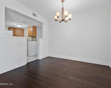 101 Villa Del Mar Drive - Photo Thumbnail 5