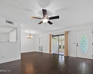 101 Villa Del Mar Drive - Photo Thumbnail 4