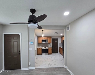 4106 Lockhart Drive N - Photo Thumbnail 1
