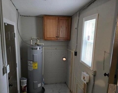 4106 Lockhart Drive N - Photo Thumbnail 11