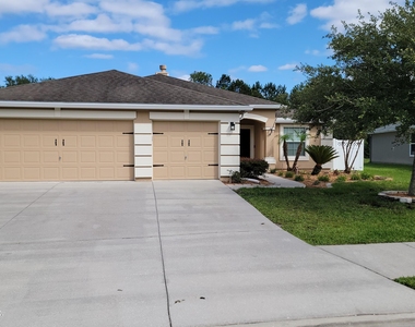 2735 Woodsdale Drive - Photo Thumbnail 2