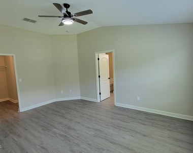 2735 Woodsdale Drive - Photo Thumbnail 15