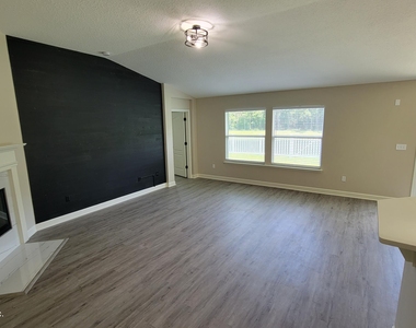 2735 Woodsdale Drive - Photo Thumbnail 9
