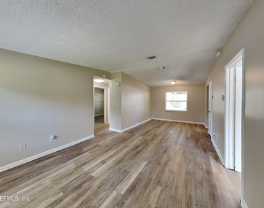 4888 Strato Road W - Photo Thumbnail 3