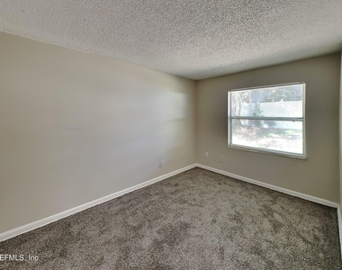 4888 Strato Road W - Photo Thumbnail 13