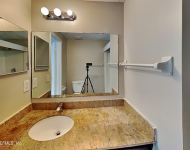 4888 Strato Road W - Photo Thumbnail 9