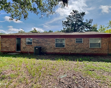 4888 Strato Road W - Photo Thumbnail 17