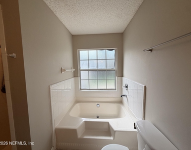 1231 American Eagle Lane - Photo Thumbnail 8