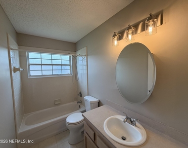 1231 American Eagle Lane - Photo Thumbnail 3