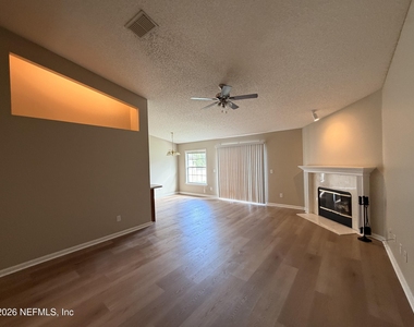 1231 American Eagle Lane - Photo Thumbnail 6