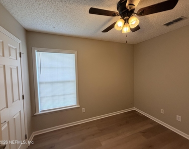 1231 American Eagle Lane - Photo Thumbnail 4