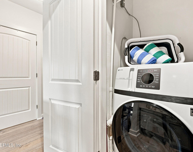 965 Registry Boulevard - Photo Thumbnail 17