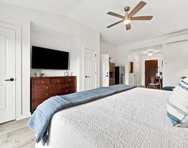 965 Registry Boulevard - Photo Thumbnail 8