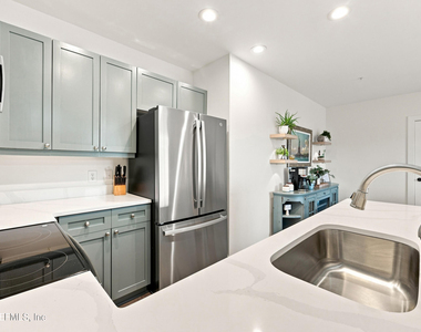 965 Registry Boulevard - Photo Thumbnail 15