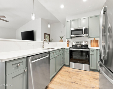 965 Registry Boulevard - Photo Thumbnail 17