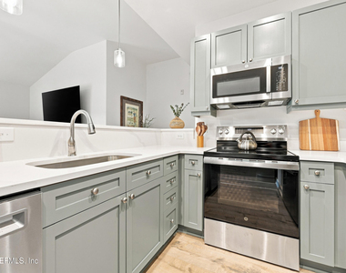 965 Registry Boulevard - Photo Thumbnail 2