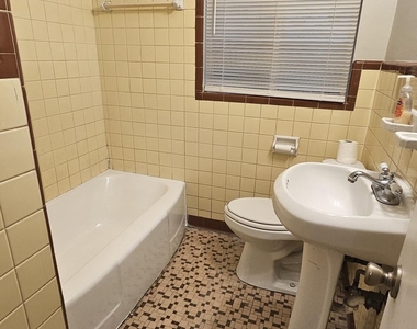 3015 Phyllis Street - Photo Thumbnail 10