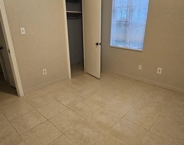 3015 Phyllis Street - Photo Thumbnail 12
