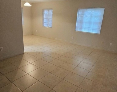 3015 Phyllis Street - Photo Thumbnail 1