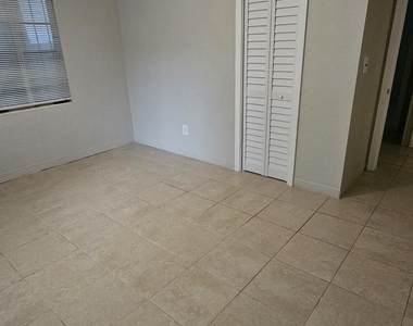 3015 Phyllis Street - Photo Thumbnail 8