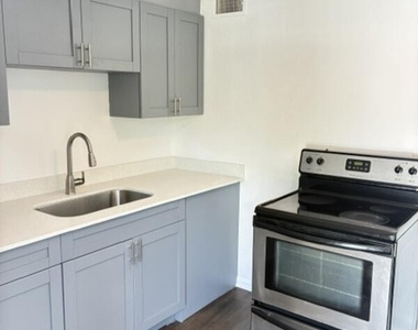 1606 King Street - Photo Thumbnail 8