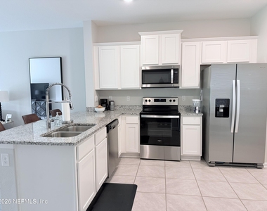 75 Pomona Way - Photo Thumbnail 1