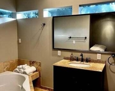 2730 Harvard Avenue - Photo Thumbnail 5