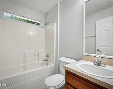 10930 Lauren Oak Lane S - Photo Thumbnail 10